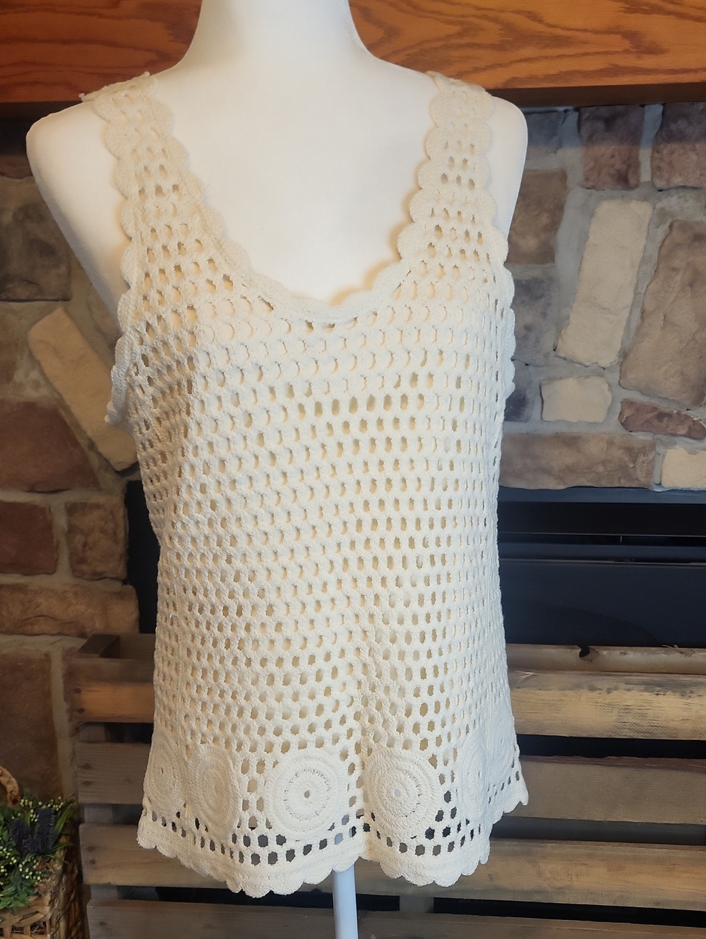 KEREN hart Cream Crochet Scoop-Neck Camisole Top